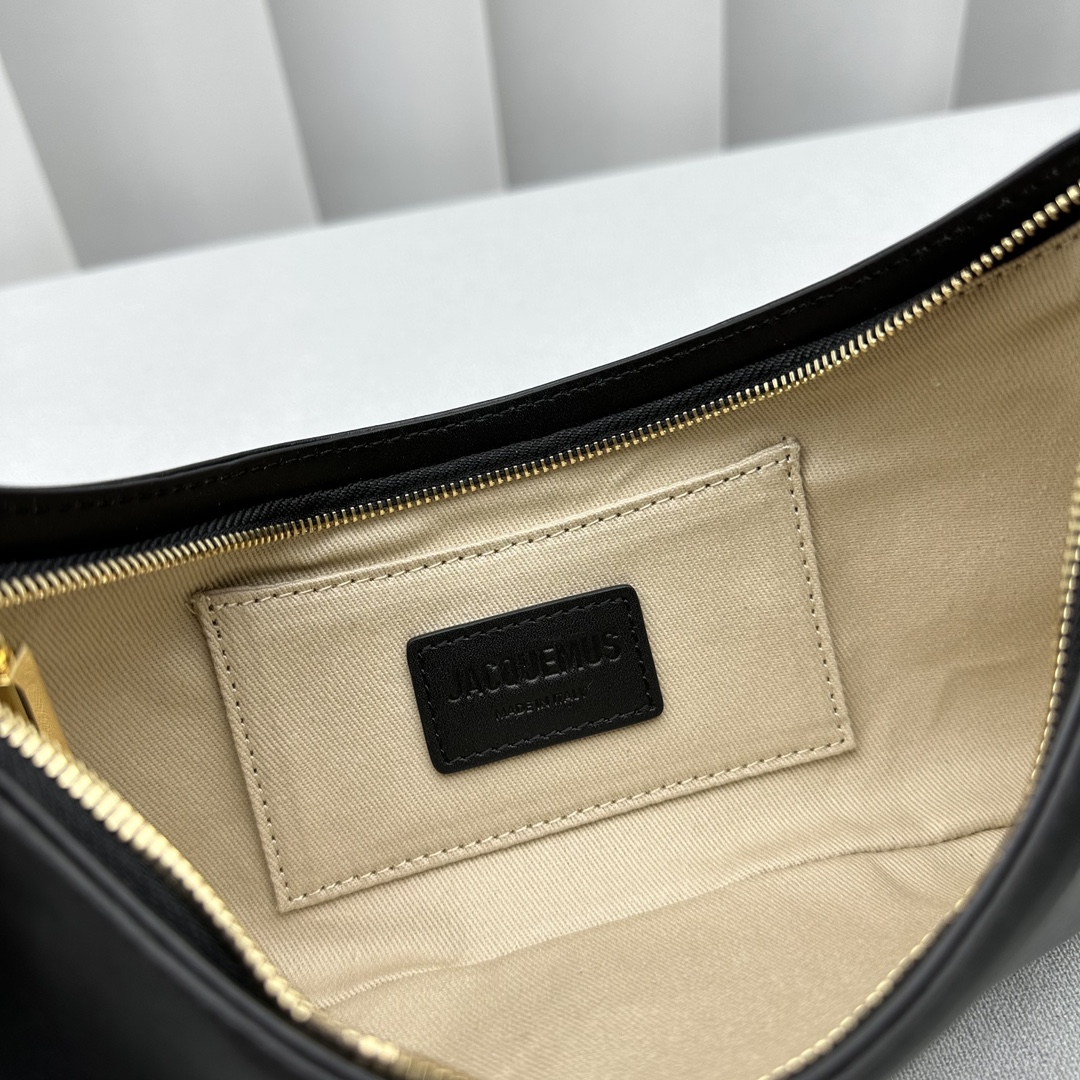 Jacquemus Satchel Bags